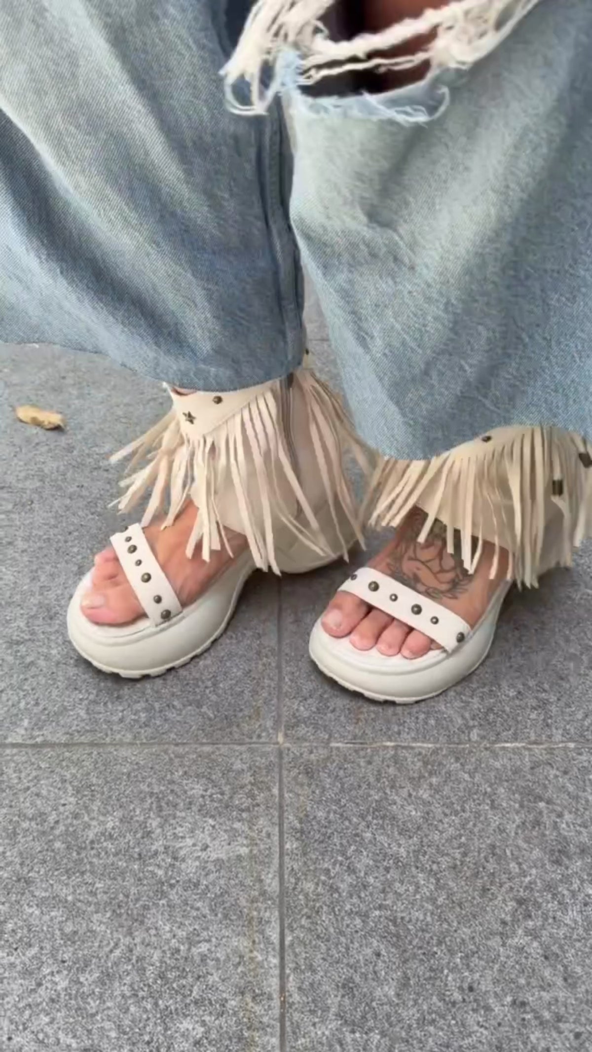 Peek-A-Boot